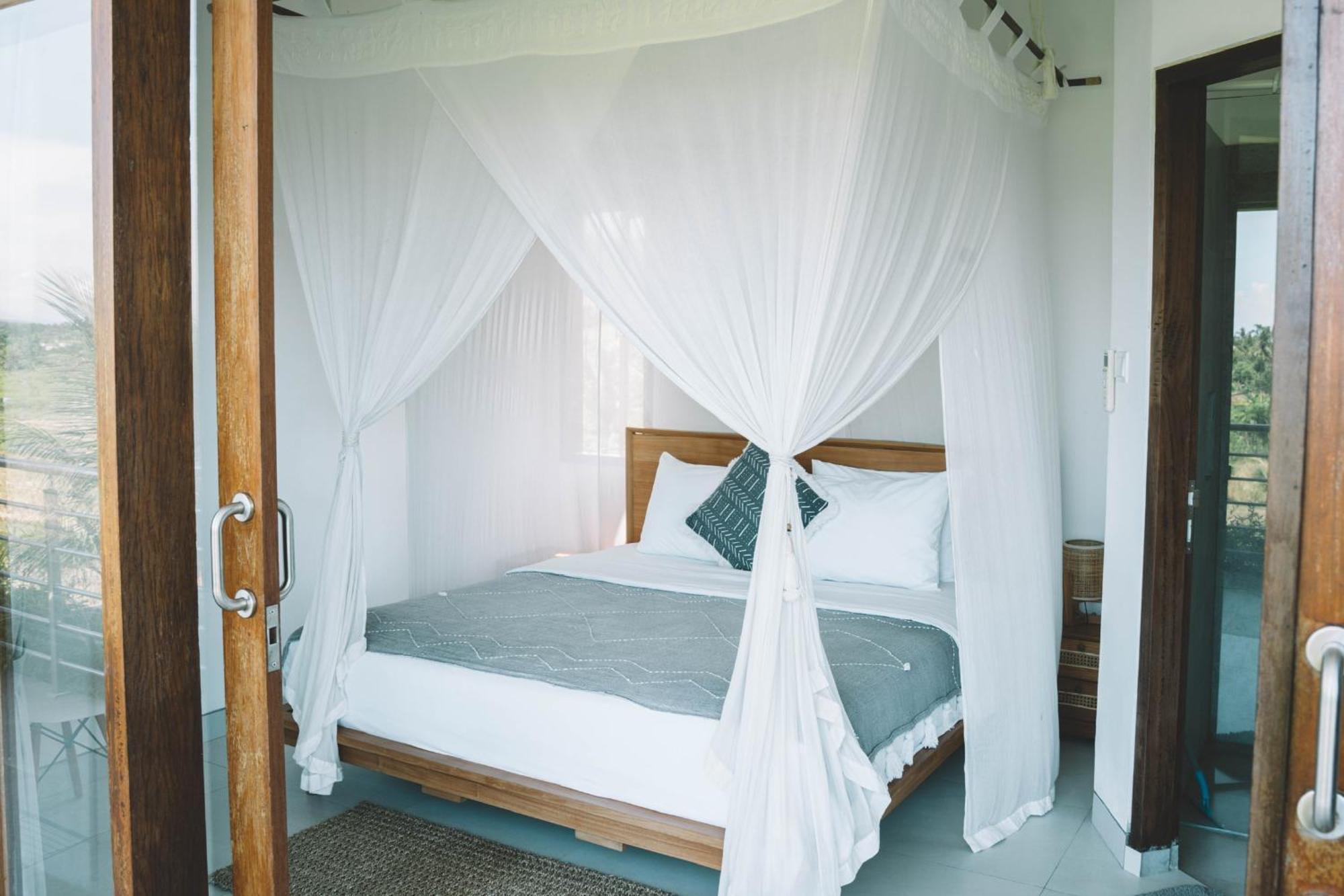 Three Palms Surf & Stay Medewi Airsatang Extérieur photo