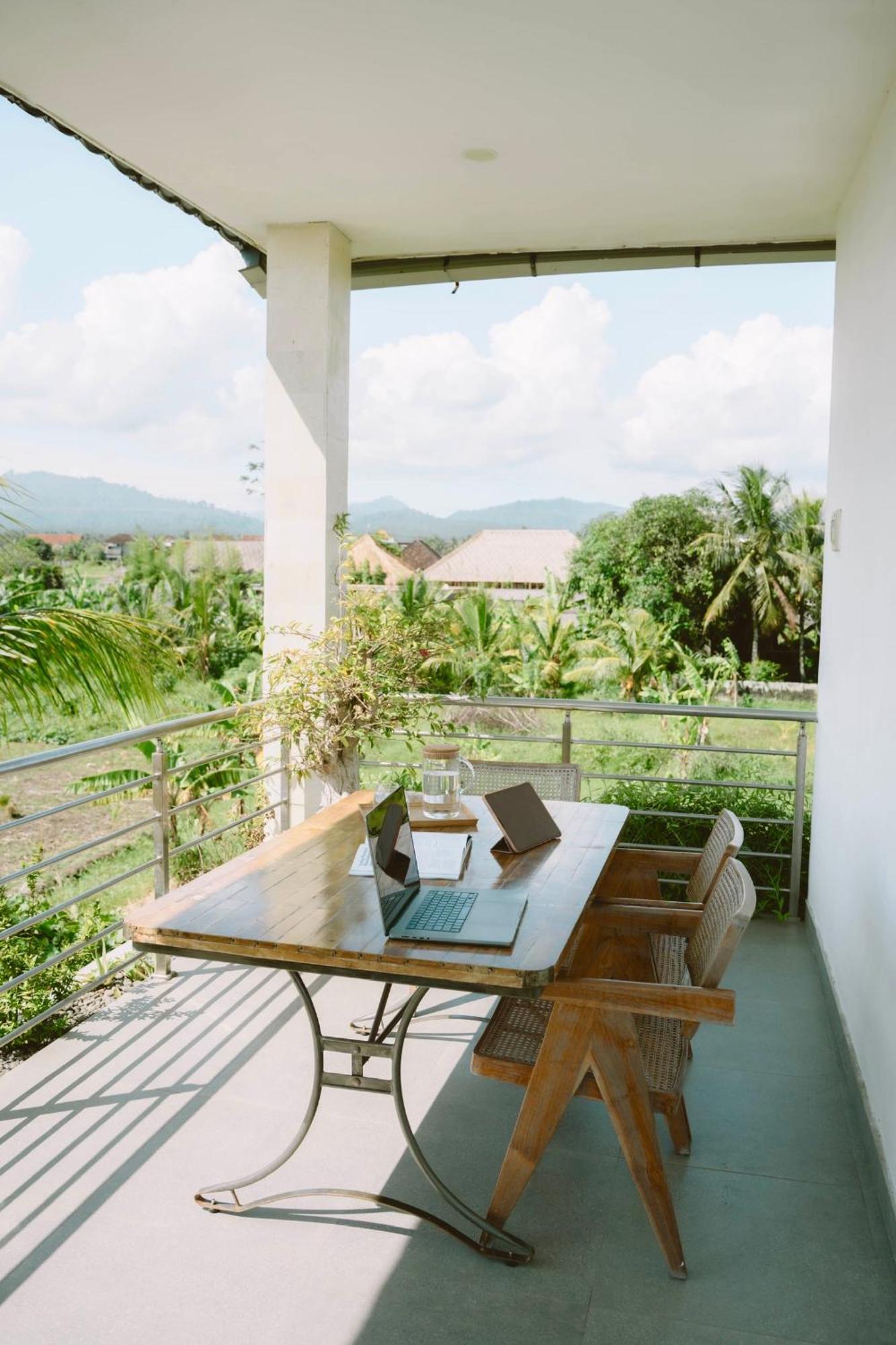 Three Palms Surf & Stay Medewi Airsatang Extérieur photo